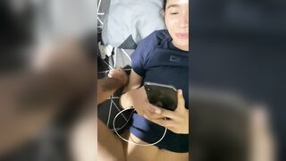 Tội lỗi không thể dừng,đút cặc đụ lồn chị dâu chị vẫn vui vẻ nói chuyện với anh trai.