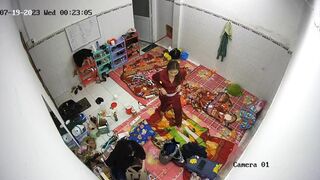 mấy bé KTV mặc mát mẻ như vậy bảo sao các anh thích đi hát - phần 6