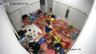 mấy bé KTV mặc mát mẻ như vậy bảo sao các anh thích đi hát - phần 6