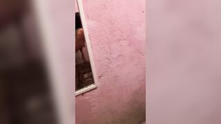 Lén xem chị họ tắm nứng quá gạ địt luôn ai ngờ sướng tê cặc