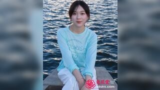 em học sinh thiếu tiền bán dâm cho đại gia