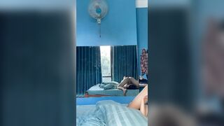 Địt nhấc người em teen 2k9 mới lớn bím múp