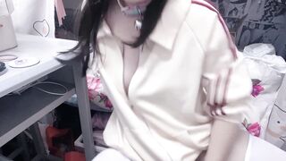 bé lolita vú to đam mê bộ môn phô dâm cho các anh thèm - phần 18