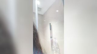 E Gái Xinh loli lồn rậm, Đi tắm sex toy Thủ Dâm live sex bóp vú rên rỉ