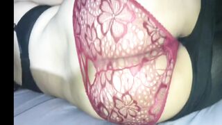 Tụt quần Chị họ, Mặc Legging Cạ chim vào đít bị phát hiện sục cu
