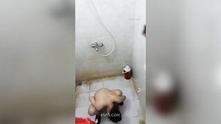 ĐANG QUAY LÉN , THÌ BỊ PHÁT HIỆN