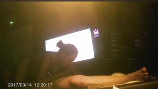 Đi massage đặt cam quay lén rồi gạ đụ nhân viên