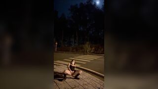 Máy bay Hoa Ngọc Lan mông to dâm đãng bú cu trai trẻ public ngoài đường