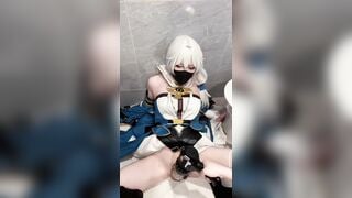 Thủ dâm cho em ladyboy cosplay
