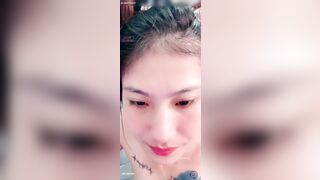 Idol tiktok Huỳnh Bảo Trân livetream show hàng xoa bóp cặp vú cực căng tròn p2