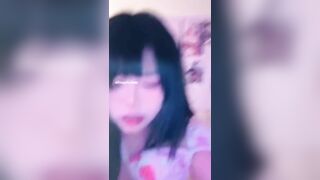 Em loli lồn hồng ở nhà chán quá tự móc lồn quay clip up lên mạng tìm Sugar Daddy
