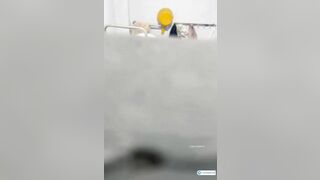 Trèo tường núp tranh thủ quay lén chị hàng xóm vú bự đi tắm thay đồ