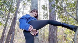 Cùng em Tây dâm đãng lồn bự lên núi móc lồn tìm cảm giác mới lạ