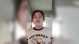 U45 khoe quần lót trong nhà tắm