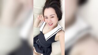 Các em thấy Chị được không???