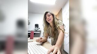Chủ shop spa, Quán massage ế quá Tự bóp vú, Móc lồn thủ dâm live sex rên rỉ