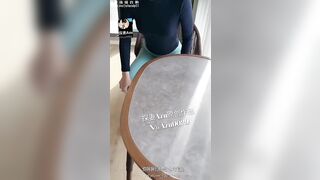 Trong chuyến đi bộ đường dài, tôi tình cờ gặp chiếc quần yoga bó sát yêu thích của mì