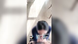 Trong chuyến đi bộ đường dài, tôi tình cờ gặp chiếc quần yoga bó sát yêu thích của mì