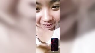Vừa nằm ở phòng mở đèn bay vừa call video gạ em rau Như Ngọc mới lớn show vú cho xem