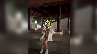 Câu chuyện public,dâm nữ vú bự có sở thích show hàng nơi công cộng p1