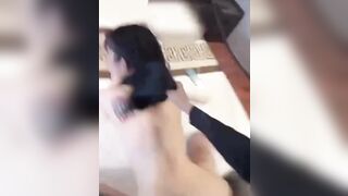 Nữ Sinh Dễ Thương Bị Thầy Giáo Già Đụ Trên Giường