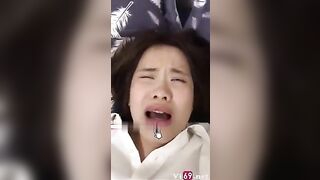 Mới đút vào đụ chút mà em nữ sinh sướng trợn cả mắt