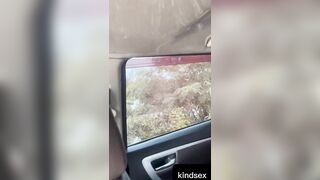 Vợ cho sếp đụ trên xe khi đi công tác cùng