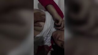 Đang bú cu cho người yêu thì chồng gọi làm em tụt hứng