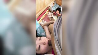 Nhỏ ngơ ngơ bú cak nghệ