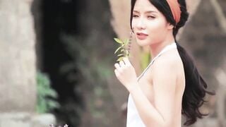 2 em teen VN vú bự chụp ảnh nude public