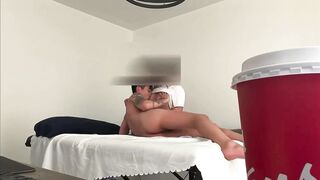 Gạ chịch gái massage mồm thì nói không chứ lồn em ướt đẫm rồi
