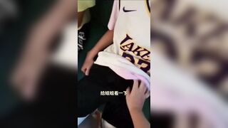 Cô giáo dâm tranh thủ giờ ra chơi gạ bú cặc 2 em học sinh cặc bự