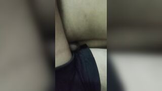 Thằng cháu họ cặc dài, dì cứ bấm điện thoại vui vẻ việc đụ thì để cháu lo.