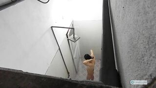 Quay lén các em teen đi tắm trong nhà tắm nước ngọt hồ bơi hàng cực ngon p2