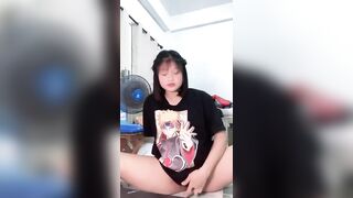 Nghỉ hè rồi hình như các em học sinh đang có trào lưu móc lồn thì phải.