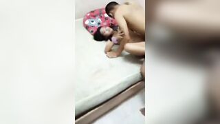 Thằng cháu khốn nạn đụ vợ rồi kêu ông cậu họ lại ngắm nhìn nhưng không cho đụ.