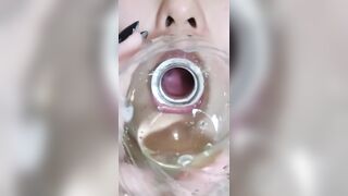 Bắt em sinh viên năm nhất làm bồn tiểu