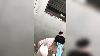 Những khoảnh khắc đang quay lén thì bị phát hiện 3