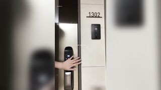 E nhân viên Massage, Vừa Đi làm về Đã live sex Thoa gel Massage Bóp Vú thủ dâm rên rỉ