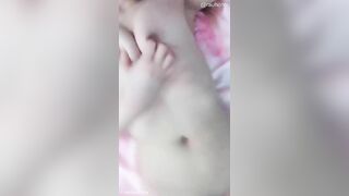E học sinh móc cho người yêu xem mà nước bắn tung tóe