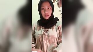 Vú to thủ dâm 151