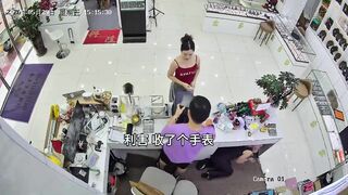 Đang hôn chuẩn bị bóp vú con bồ thì con vợ đế, màng thoát thân đẳng cấp của con bồ.