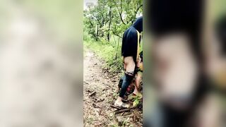 Dì đi thăm vườn bị thằng cháu họ nứng cặc đụ ngay trong vườn luôn.