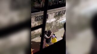 Thiếu đúng mỗi cái giường thôi đó