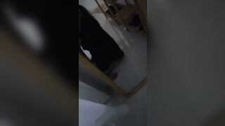 Vô phòng lúc bạn thân 2k4 đang thay đồ