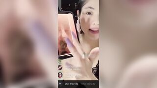 Theo em Nhi Bựa chỉ dẫn anh em cách thoa điểm G thế nào cho hợp lý - có lẻ ngôn từ củ