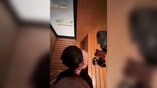 E nhân viên trốn làm vào phục vụ bú cu chịch từ a-z, sướng anh cho thêm típ