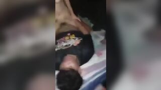 Bỏ học ăn chơi liêu lõng em học sinh bị đám bạn đè đụ tập thể.