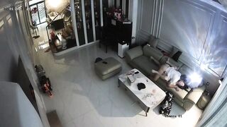Hack camera phòng khách