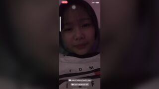 đang nói chuyện vui mà em lại vạch bú lên cho anh xem mới lớn dâm quá